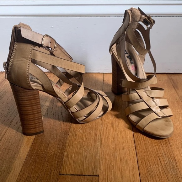 Hot Kiss Shoes Nwot Tan Size 7 Heels Poshmark